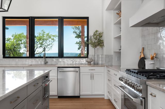 1930 S Rainbow Ranch RD, Wimberley, TX 78676