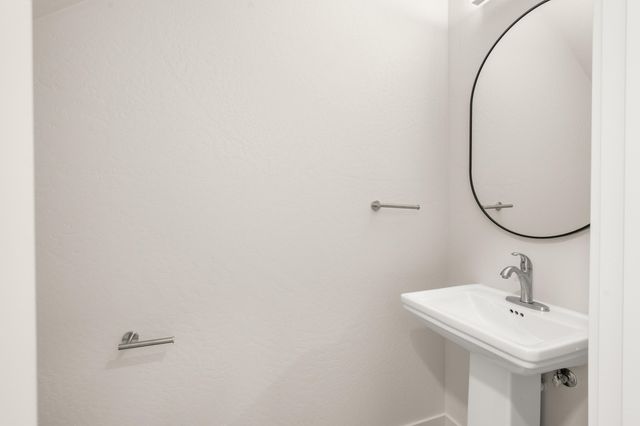 2024 Sunset Drive 6, Medford, OR 97501