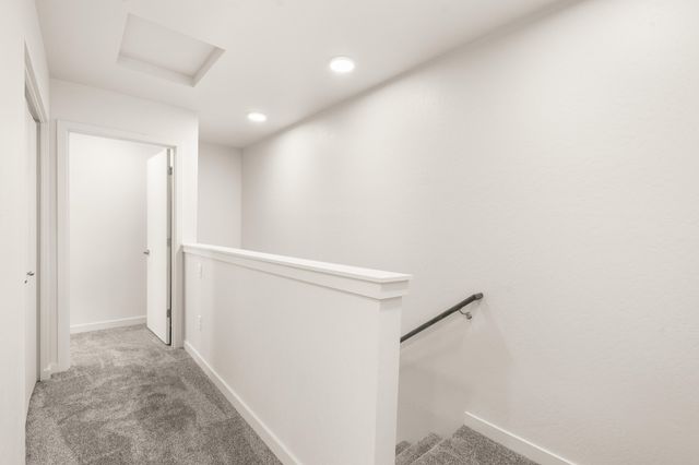 2024 Sunset Drive 6, Medford, OR 97501