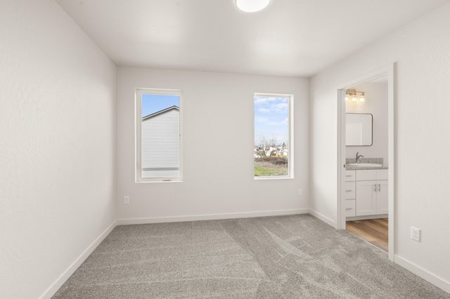 2024 Sunset Drive 6, Medford, OR 97501