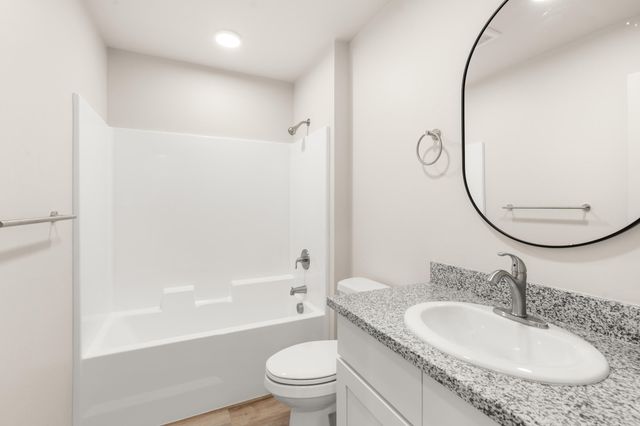 2024 Sunset Drive 6, Medford, OR 97501