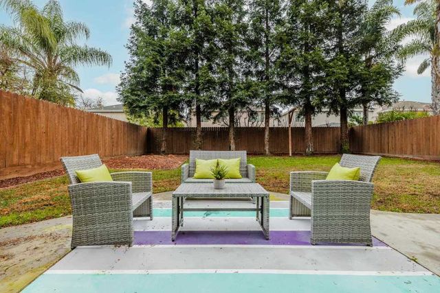 232 Kelley Mist Ln, Tracy, CA 95377