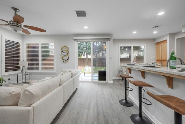 232 Kelley Mist Ln, Tracy, CA 95377