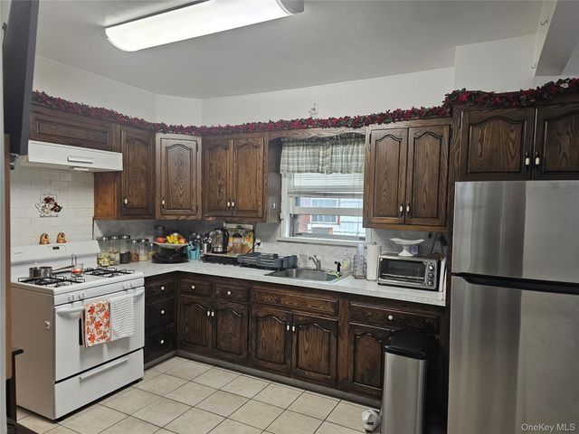 232 Doughty Boulevard, Inwood, NY 11096