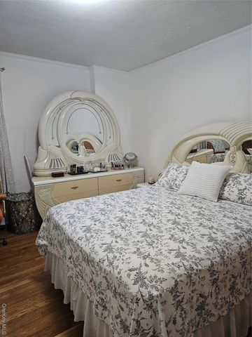 232 Doughty Boulevard, Inwood, NY 11096