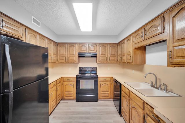 730 Squire Place, Red Oak, TX 75154