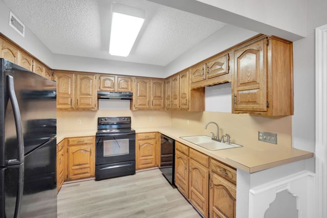 730 Squire Place, Red Oak, TX 75154