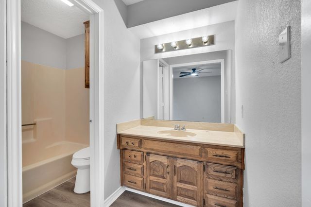 730 Squire Place, Red Oak, TX 75154