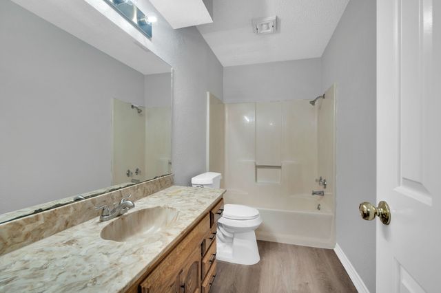 730 Squire Place, Red Oak, TX 75154