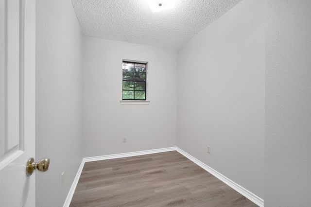 730 Squire Place, Red Oak, TX 75154