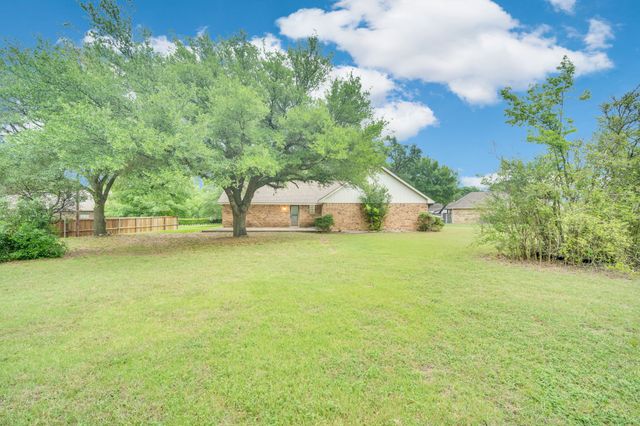 730 Squire Place, Red Oak, TX 75154