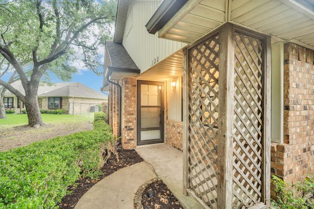 730 Squire Place, Red Oak, TX 75154