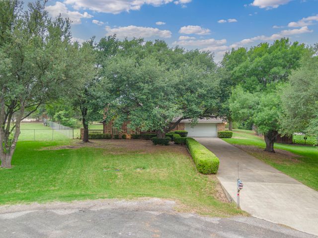 730 Squire Place, Red Oak, TX 75154