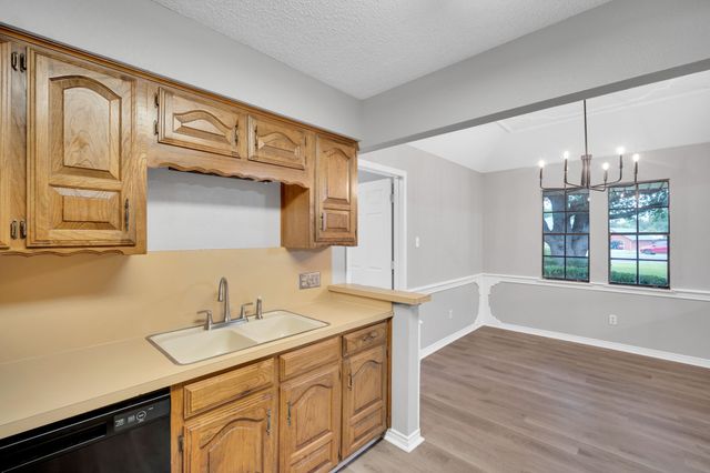 730 Squire Place, Red Oak, TX 75154