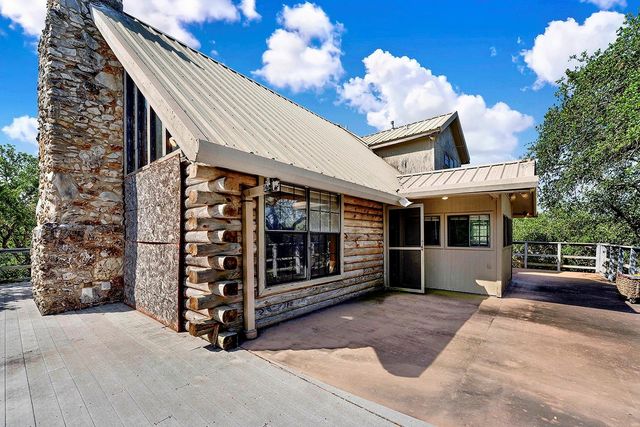 8015 Ozark DR, San Marcos, TX 78666