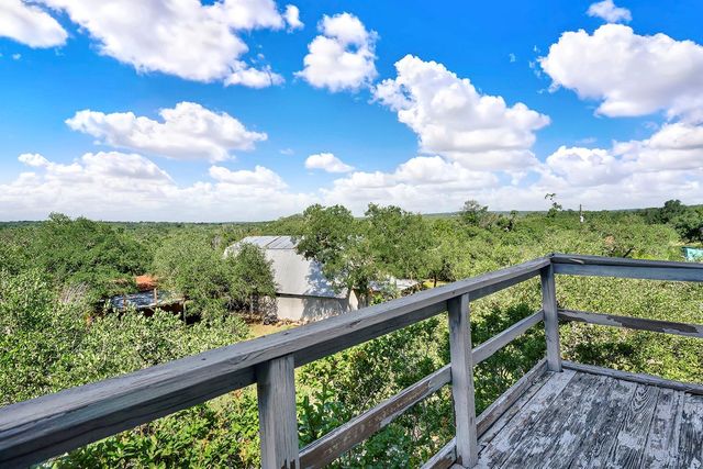 8015 Ozark DR, San Marcos, TX 78666
