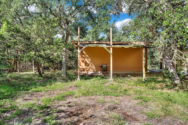 8015 Ozark DR, San Marcos, TX 78666