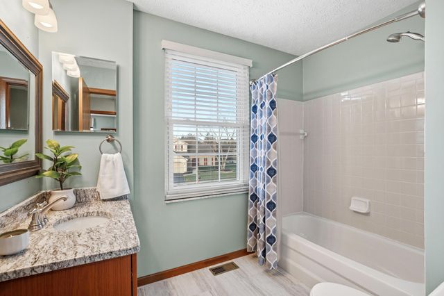 8240 Worthington Crossing Drive, Westerville, OH 43081