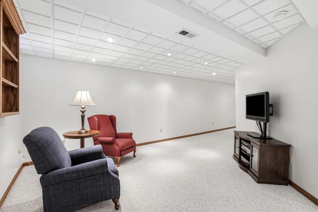 8240 Worthington Crossing Drive, Westerville, OH 43081