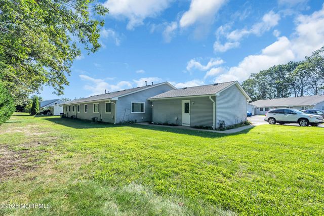 8 Debbie Drive, Brick, NJ 08724
