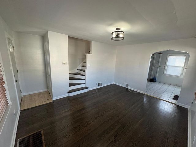 1834 Illinois Street, Des Plaines, IL 60018