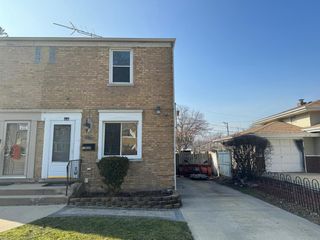 1834 Illinois Street, Des Plaines, IL 60018