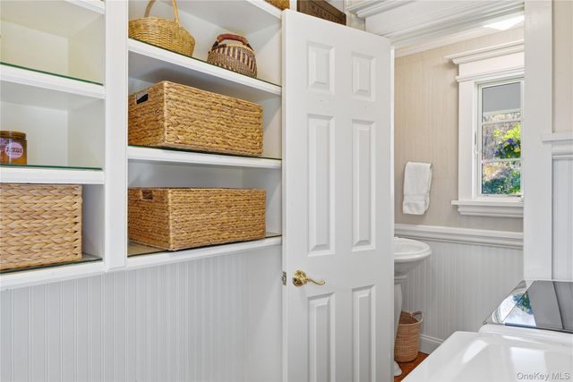 15 Frost Valley Road, Mount Sinai, NY 11766