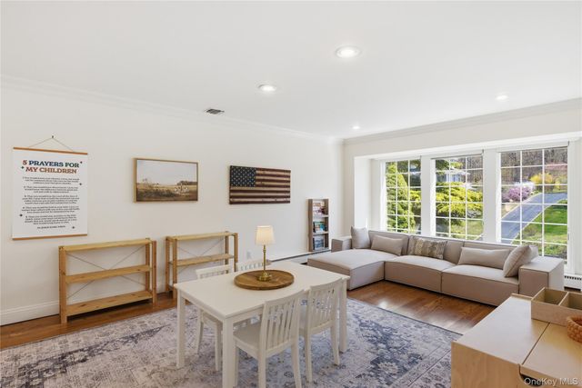 15 Frost Valley Road, Mount Sinai, NY 11766