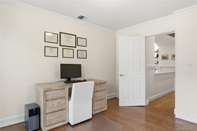 15 Frost Valley Road, Mount Sinai, NY 11766