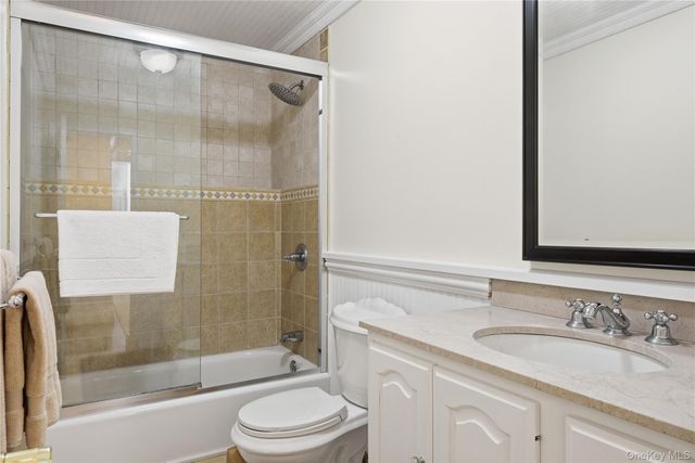 15 Frost Valley Road, Mount Sinai, NY 11766