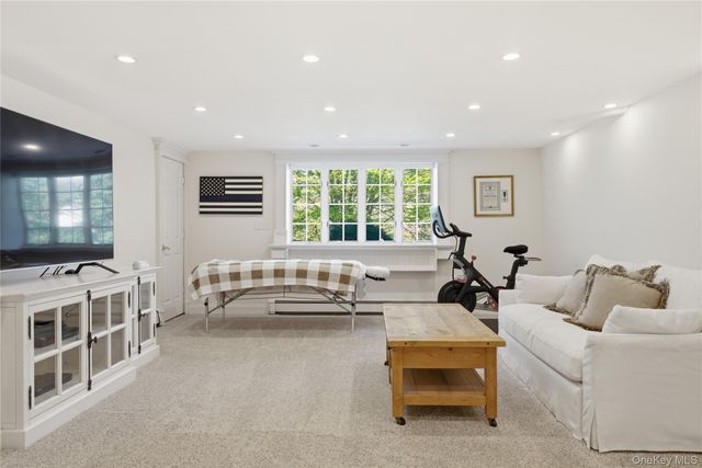 15 Frost Valley Road, Mount Sinai, NY 11766