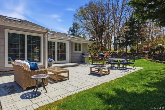 15 Frost Valley Road, Mount Sinai, NY 11766