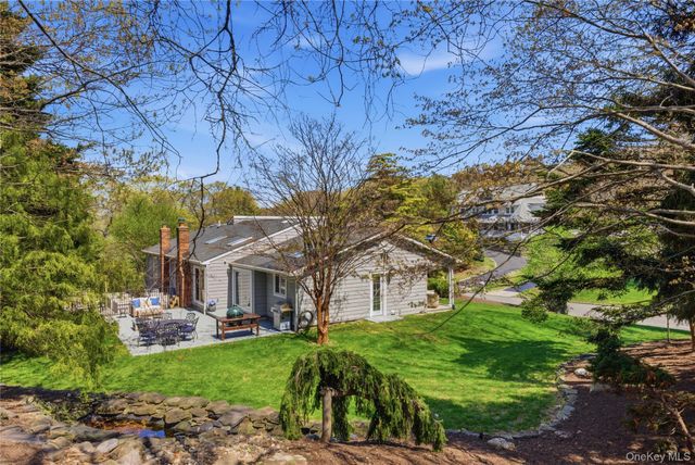 15 Frost Valley Road, Mount Sinai, NY 11766