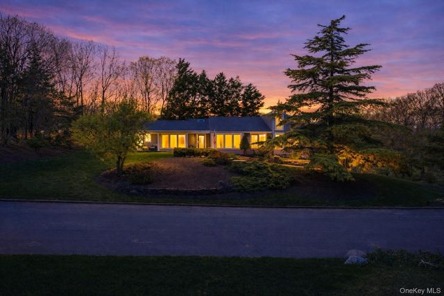 15 Frost Valley Road, Mount Sinai, NY 11766