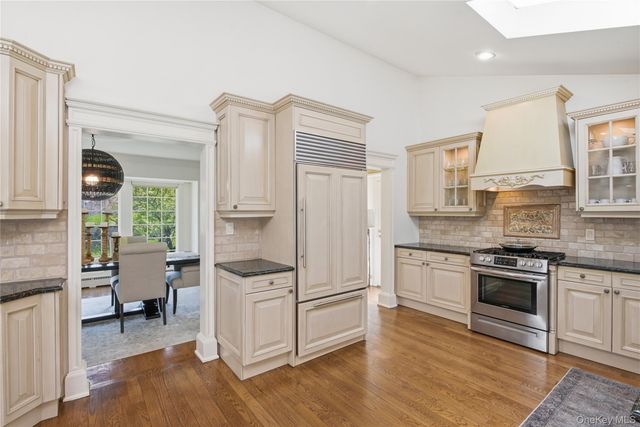 15 Frost Valley Road, Mount Sinai, NY 11766