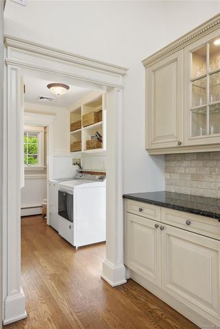 15 Frost Valley Road, Mount Sinai, NY 11766