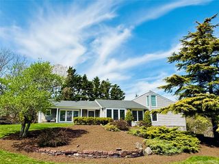 15 Frost Valley Road, Mount Sinai, NY 11766
