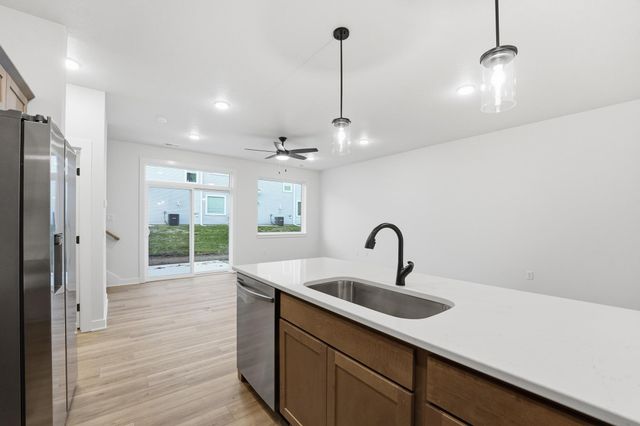 719 Campusside Place, Norwalk, IA 50211