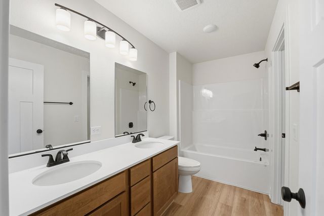 719 Campusside Place, Norwalk, IA 50211