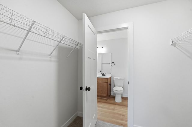 719 Campusside Place, Norwalk, IA 50211