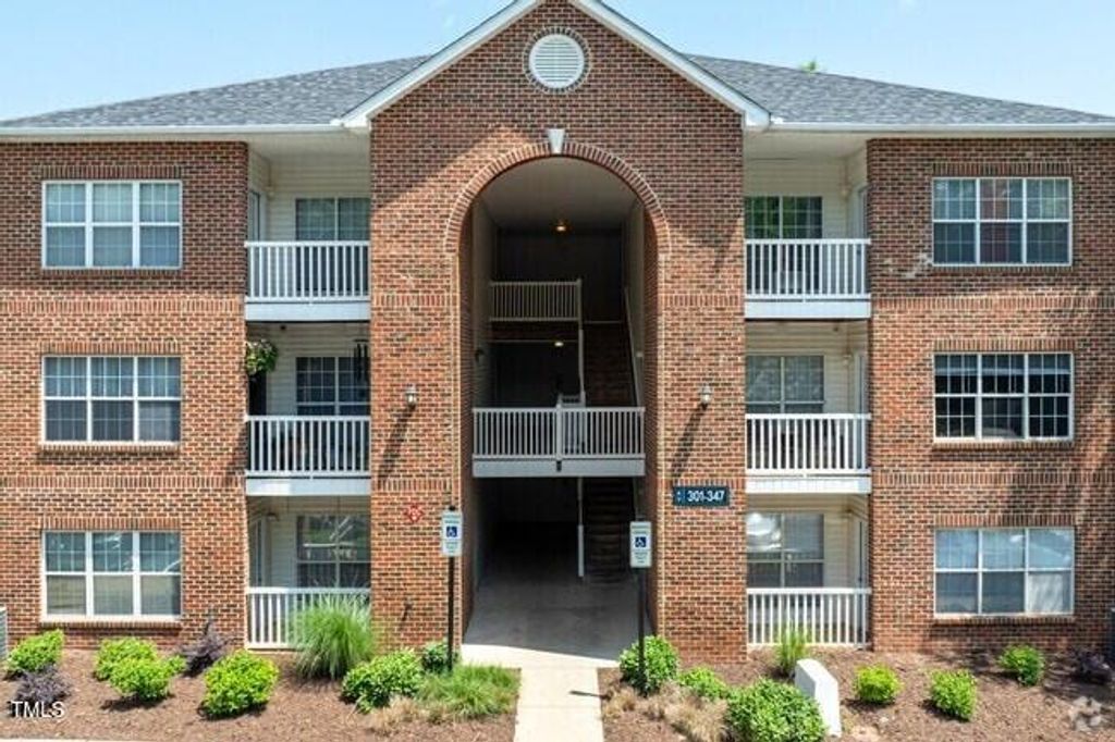 1611 Kenmore Drive, Clayton, NC 27520