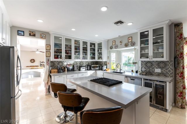 3137 Beach View Court, Las Vegas, NV 89117