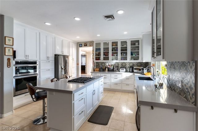 3137 Beach View Court, Las Vegas, NV 89117