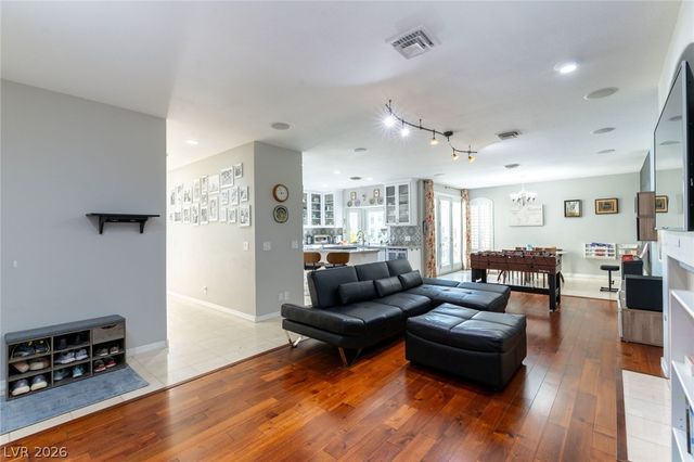 3137 Beach View Court, Las Vegas, NV 89117