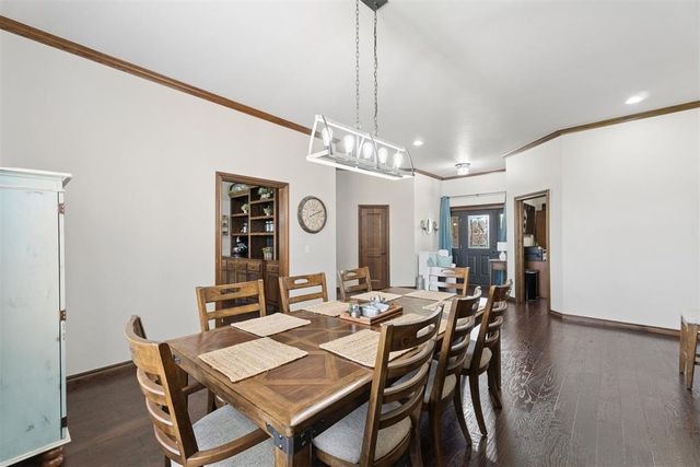 4529 Hillcrest Lane, Edmond, OK 73025