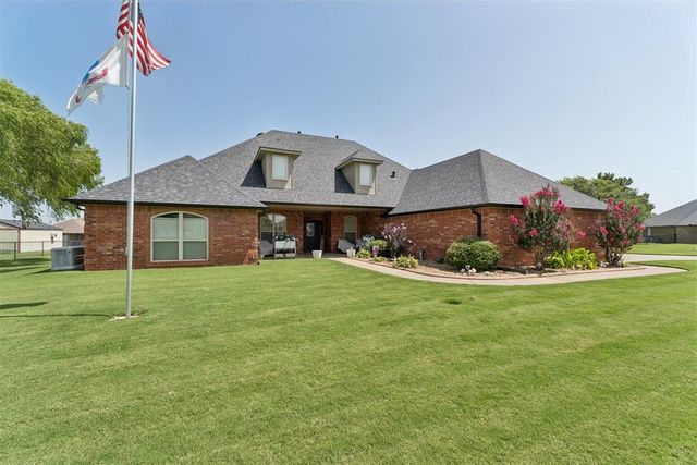 4529 Hillcrest Lane, Edmond, OK 73025