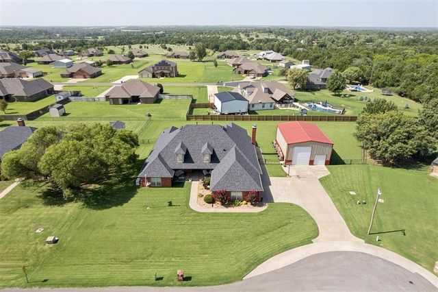 4529 Hillcrest Lane, Edmond, OK 73025
