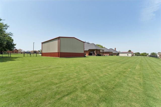 4529 Hillcrest Lane, Edmond, OK 73025