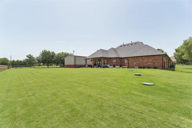 4529 Hillcrest Lane, Edmond, OK 73025