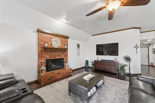 4529 Hillcrest Lane, Edmond, OK 73025